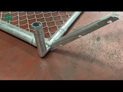 Pemasangan jejak untuk pagar rantai galvanis dengan tiang