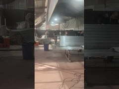 Proses pengelasan pagar anti pendakian