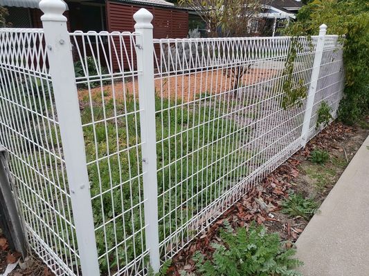kualitas  Triangle Black Steel Bending Roll Top Fence Hot Dipped Galvanized pabrik