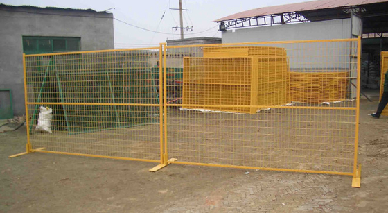 Pvc Dilapisi 2.0m Tinggi Pagar Sementara Kanada 75x150mm Keamanan Dan Portabel