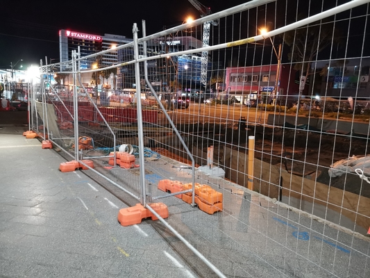 Hot Dip Galvanized Setelah Las Gaya Prancis Bike Rack Temporary Barricade Fence