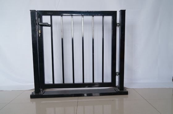 Galvanis bubuk dilapisi baja pagar taman pintu tabung double gate waterproof 3D model untuk perumahan