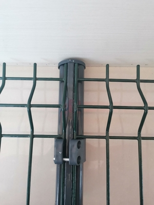 Curved Welded Mesh Bend Pagar Keamanan Panel Segitiga Bend Pagar 3D Pagar untuk Taman