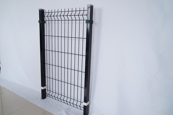 Curved Welded Mesh Bend Pagar Keamanan Panel Segitiga Bend Pagar 3D Pagar untuk Taman