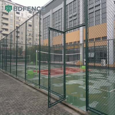 8 ft Chain Link Pagar PVC Lapisan Hitam Vinyl Cyclone Iron Wire Mesh Metal Pagar Untuk Panel Pagar Taman Luar Ruangan