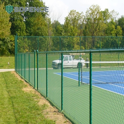 Hot Dip Galvanized 6ft Tinggi PVC Lapisan Vinyl Pagar 30m Panjang Sport Pagar Diamond Hole Chain Link Besi Wire Mesh