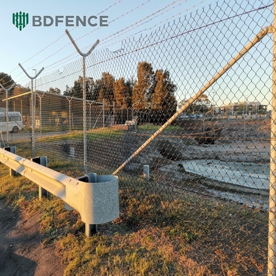 6ft Tinggi Diamond Mesh Chain Link Pagar Ideal Untuk Taman Hijau Pertanian Square Post Tipe