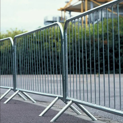Temporary Road Safety Traffic Crowd Control Barrier Fence dengan jarak tabung dalam 110mm 120mm 150mm