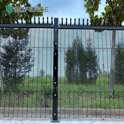 Panel Pagar Keamanan Tinggi yang dapat disesuaikan Pagar kawat mesh lubang kecil Arsitektur Anti Climb 358 Pagar atau keamanan