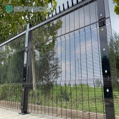Panel Pagar Keamanan Tinggi yang dapat disesuaikan Pagar kawat mesh lubang kecil Arsitektur Anti Climb 358 Pagar atau keamanan