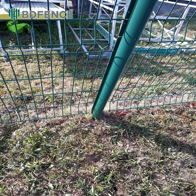 Mudah Instalasi Taman Perimeter Keamanan Disesuaikan 3D melengkung Iron Wire Mesh Pagar Bentuk Peach Post pagar