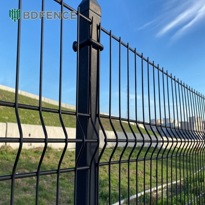 Mudah dirakit bubuk dilapisi keamanan 3d Welded Wire Mesh Pagar V Curved Wire Fence
