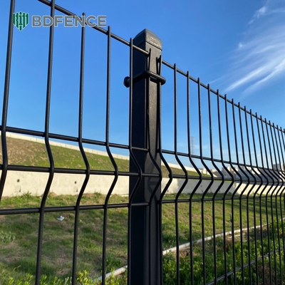 Mudah dirakit bubuk dilapisi keamanan 3d Welded Wire Mesh Pagar V Curved Wire Fence