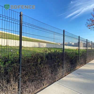 Mudah dirakit bubuk dilapisi keamanan 3d Welded Wire Mesh Pagar V Curved Wire Fence