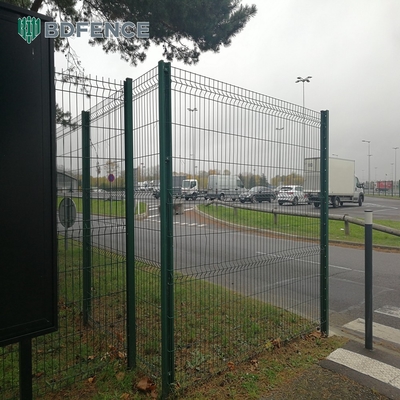Wire Dia 5mm Metal Mesh Fencing RAL 6005 Green Powder Coated 3D Fence Panel Triangle Bending Fence Untuk Situs Konstruksi