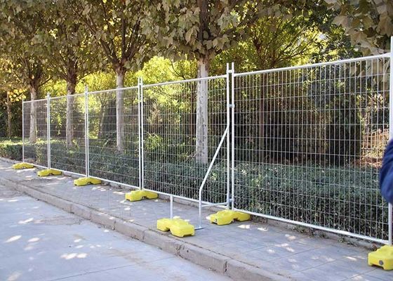 2.1M * 2.4m Australia Retraktable Temporary Fence Square Hole