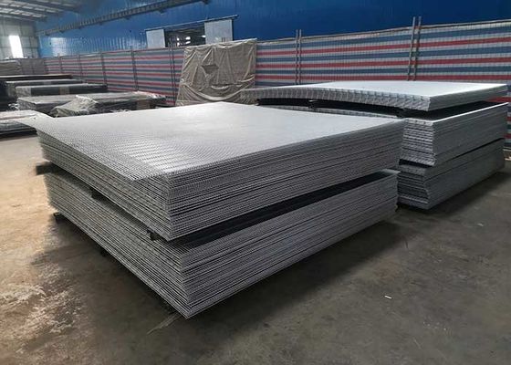 Perimeter Keamanan Pagar dengan 76 * 25mm Ukuran Pembukaan dan Powder Coated Surface Treatment Desain Anti-Climb