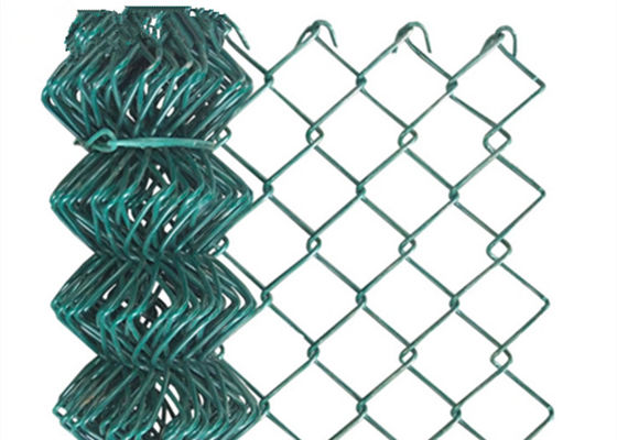 Lapangan Tenis Galvanized Chainlink Pagar Gulung Siklon Wire Diamond Mesh Hitam Pvc Lapisan 6ft 8ft Mesh Pembukaan 50*50mm