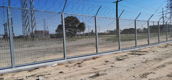 High Security Clear View Clearvu Fence 358 Anti Climb Fence untuk Australia Pasar Clamp Bar 40 x 5mm M8 Cup Square