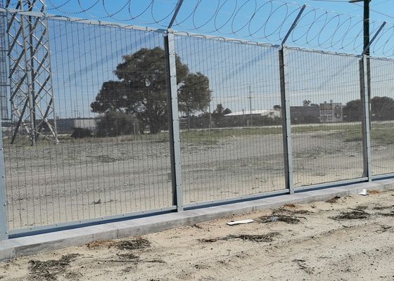 High Security Clear View Clearvu Fence 358 Anti Climb Fence untuk Australia Pasar Clamp Bar 40 x 5mm M8 Cup Square