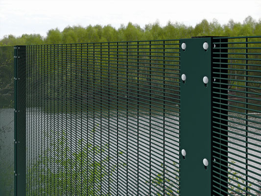 High Security Clear View Clearvu Fence 358 Anti Climb Fence untuk Australia Pasar Clamp Bar 40 x 5mm M8 Cup Square