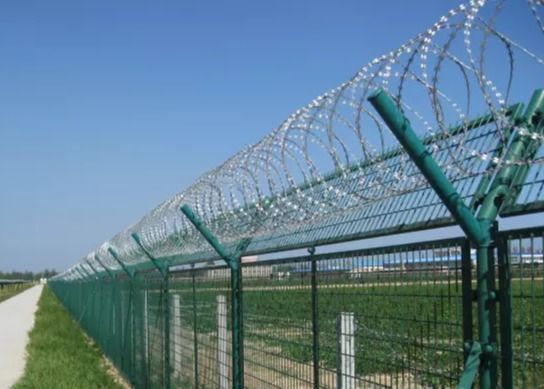 Pagar Keamanan Bandara Anti Climb 358 Mesh 50 * 100mm