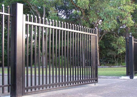 Perumahan 8ft High Steel Garden Wire Mesh Pagar Panjang 10-50m