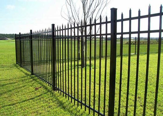 bangunan taman tabung persegi hitam 25 * 25 * 1,2mm tombak pagar atas pagar aluminium