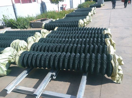 PVC Lapisan Chain Link Pagar Panel Dalam Hitam Untuk Gerbang Trellis