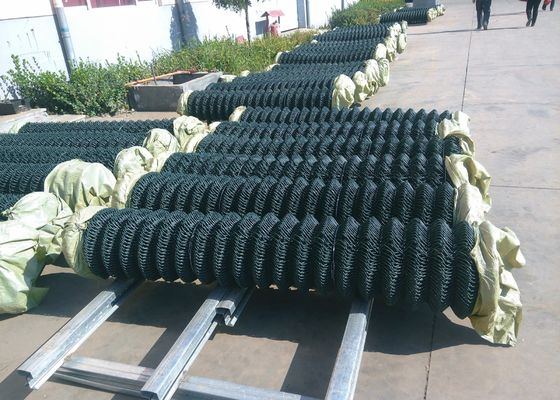 Tenunan 2.0mm Hijau 60x60mm Diamond Chain Link Anggar Untuk Pertanian