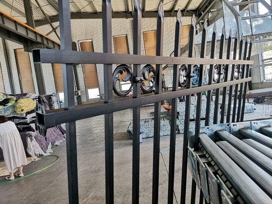 4ft Tinggi Logam Tubular Fencing Powder Coated Industrial Security Picket Design