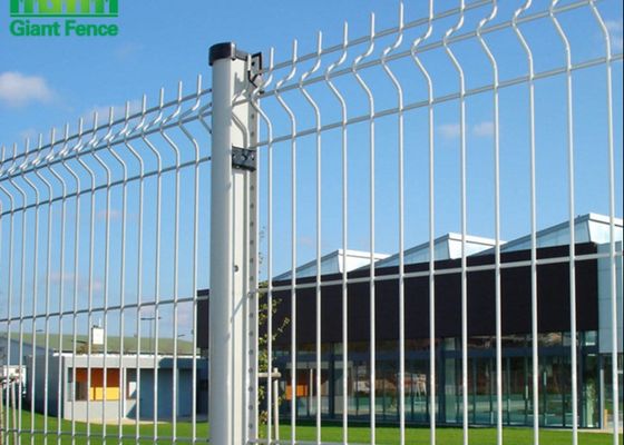 3d Triangular Bending Wire Tinggi 2.43m V Mesh Security Fencing