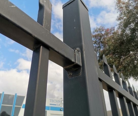 Australia Standar Tubular Pagar Ditekan Tombak Top Keamanan Baja Picket Garrison Pagar