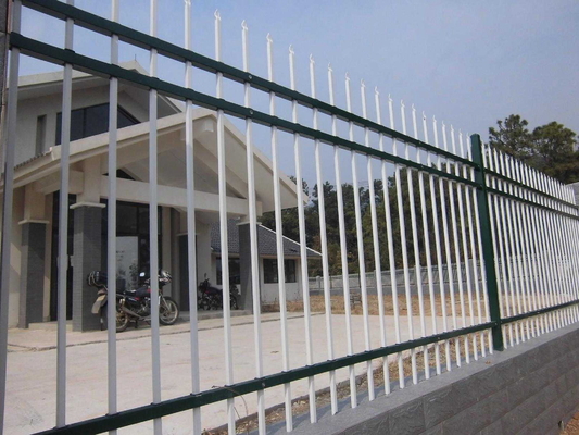 Mudah dirakit Galvanized PVC dilapisi baja tempa pagar panel untuk kolam renang khusus tombak atas outdoor