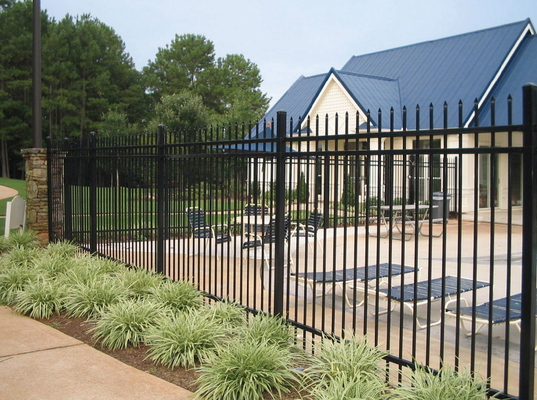 Pagar Baja Taman dengan Black Spear Top Galvanized Tubular Steel Panels 2.4mL x 2mH