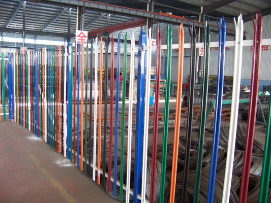 Industri 2.4m Tinggi Tubular Steel Fence Powder Coated Security Angle Rails 40 * 40mm
