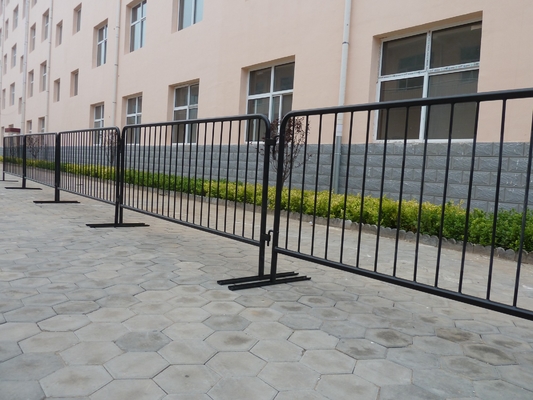 Plastik Galvanized Steel Aluminium Crowd Control Barricade Fence Mobile Foldable Safety Pedestrian Barrier Event Concert